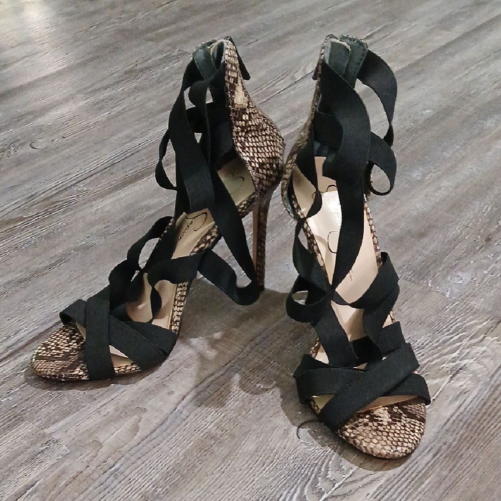 Jessica Simpson JYRA snakeskin print strappy 4.5" heels Sz 7.5 EUC worn once
